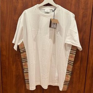 NWT women’s Burberry White T-Shirt with plaid Accents. Size L runs big